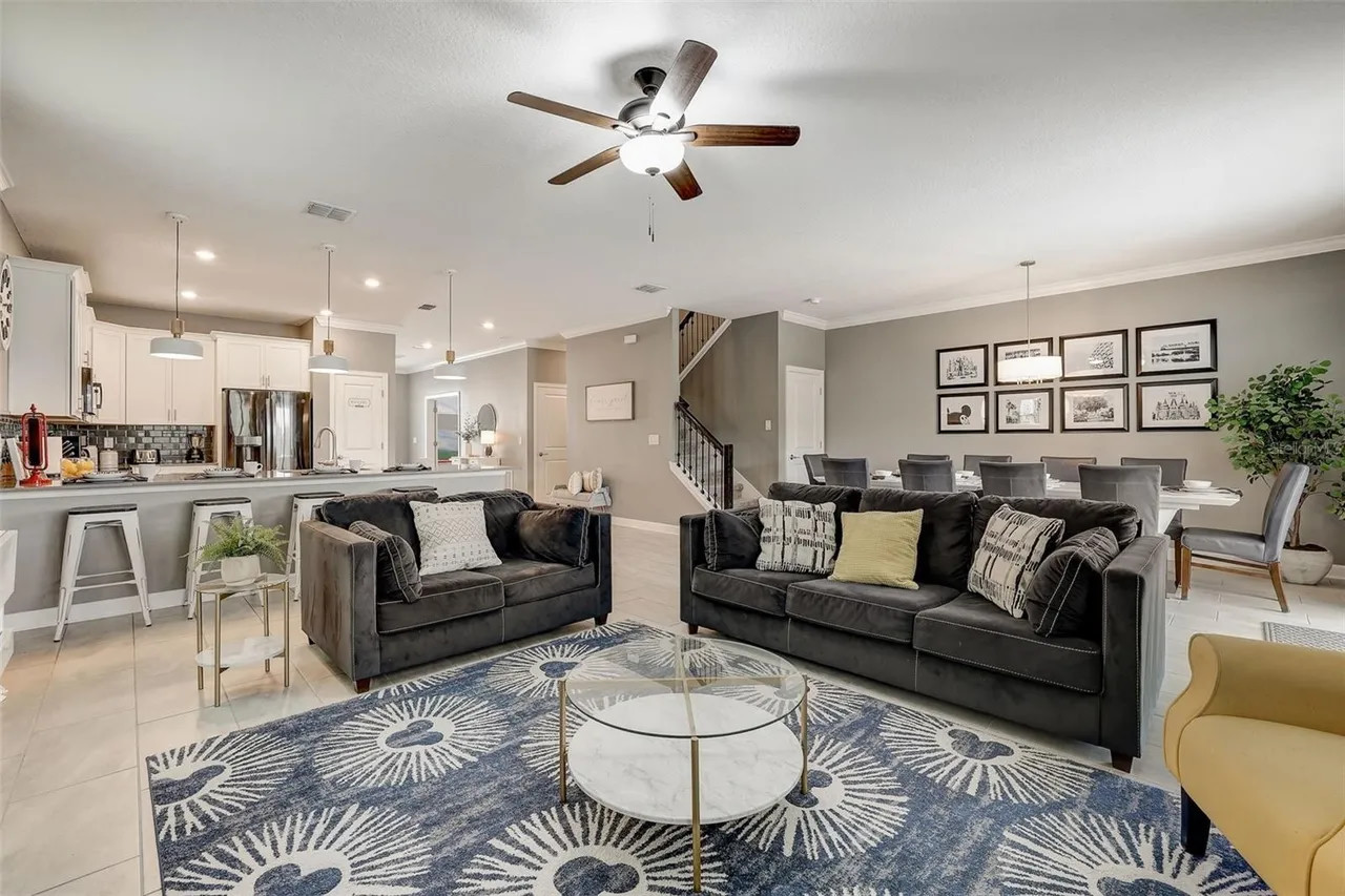 Living area + kitchen